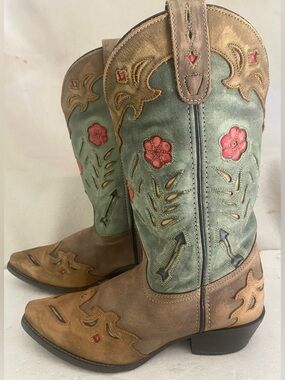DAN POST Handcrafted Boots Leather Color Mint Green & Tan women’s Size 9 M.